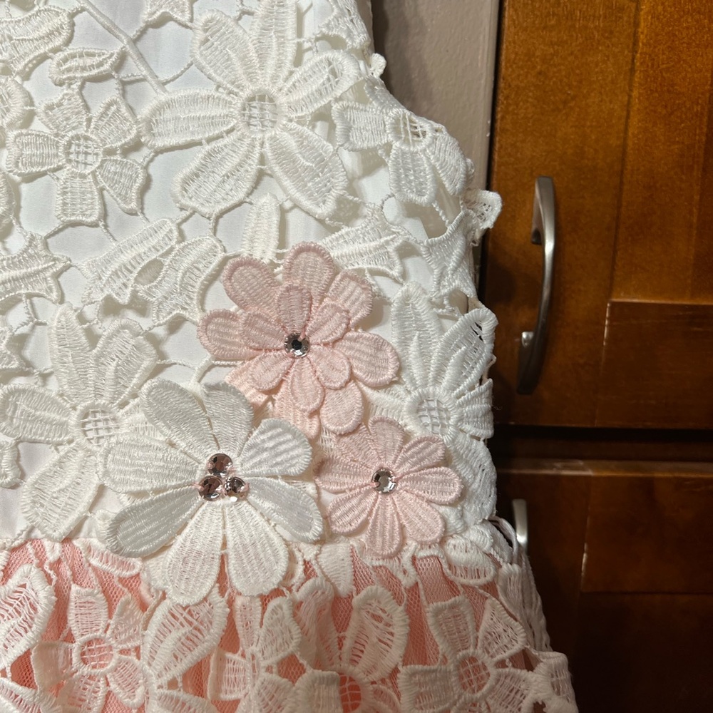 Camilla size 7-8 like new - Picture 2 of 11